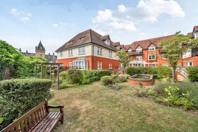 London Road, Ascot, SL5