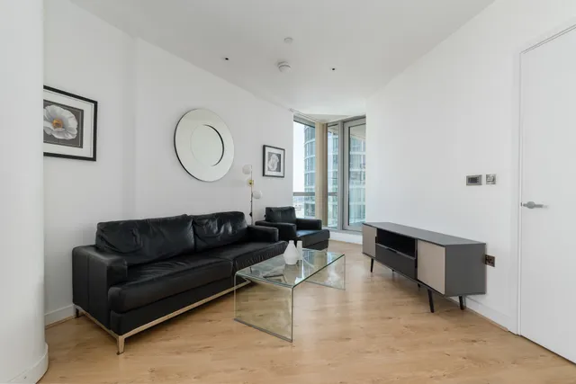 Biscayne Avenue, London, E14