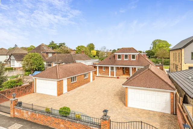 Mayfield Gardens, Staines-Upon-Thames, TW18