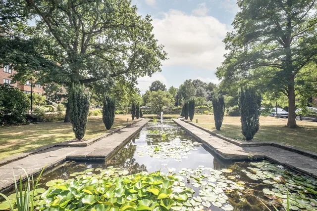 Manor Fields, London, SW15