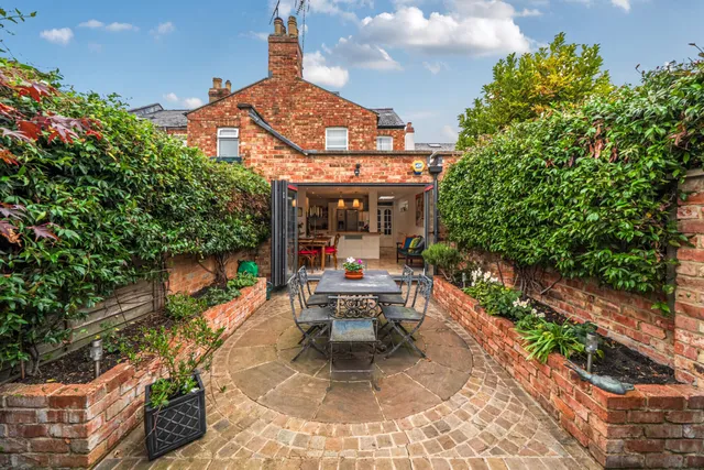 St. Lukes Place, Cheltenham, GL53