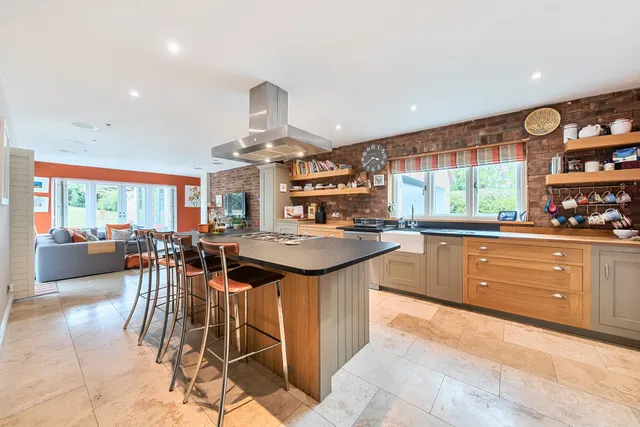 Luddington Road, Stratford-Upon-Avon, CV37