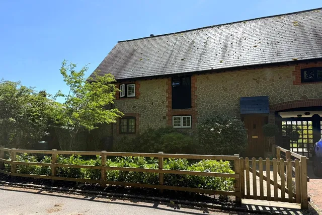 Wishanger Lane, Farnham, GU10