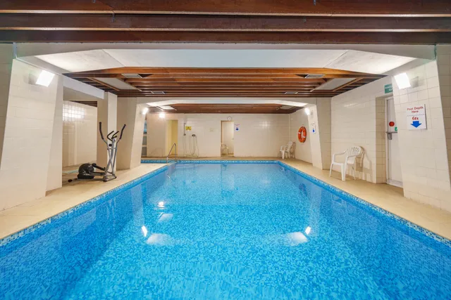 The Knoll, Ealing, W13