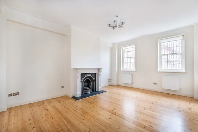 Duchess Of Bedfords Walk, London, W8