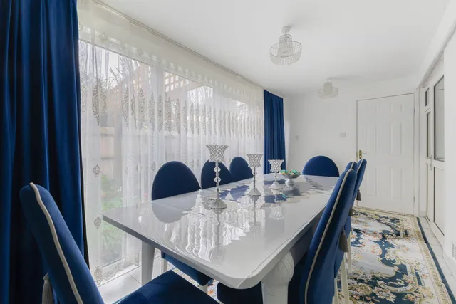 Robb Road, Stanmore, HA7