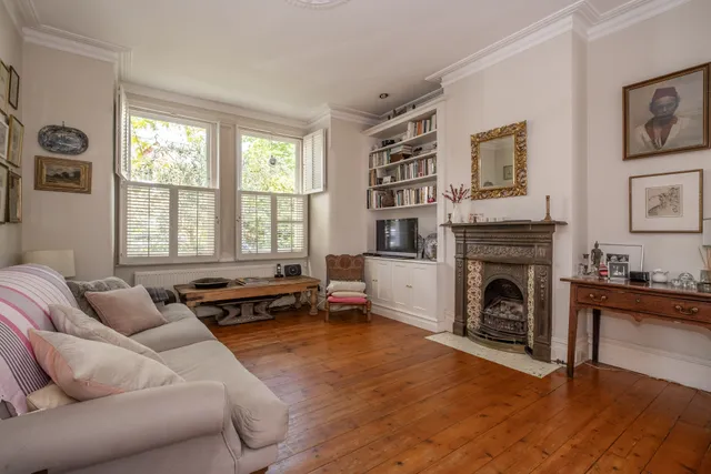 Ashleigh Road, London, SW14