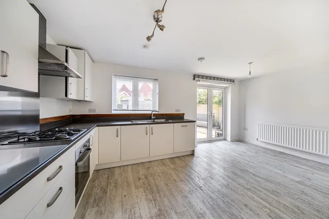 High Meadow, Chichester, PO19