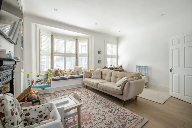 Garratt Lane, London, SW18