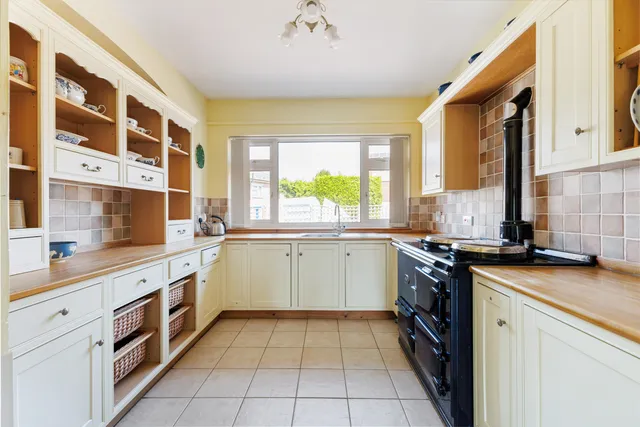 Pearcroft Road, Stonehouse, GL10