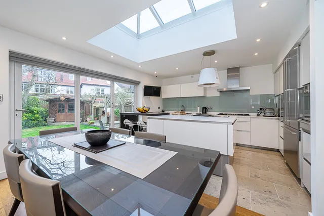 Hazelwood Close, Ealing, W5