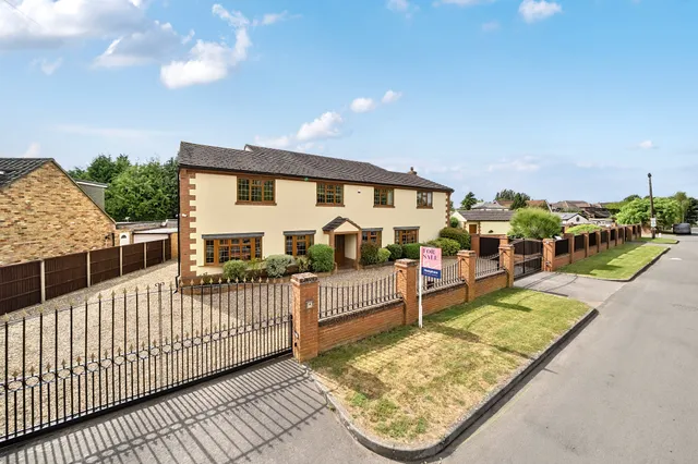 The Avenue, Wraysbury, TW19