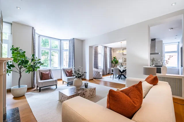 Iverna Court, London, W8