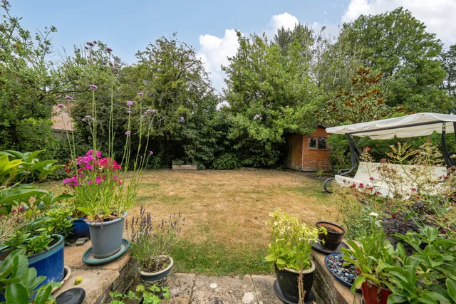 Ailesbury Way, Burbage, SN8