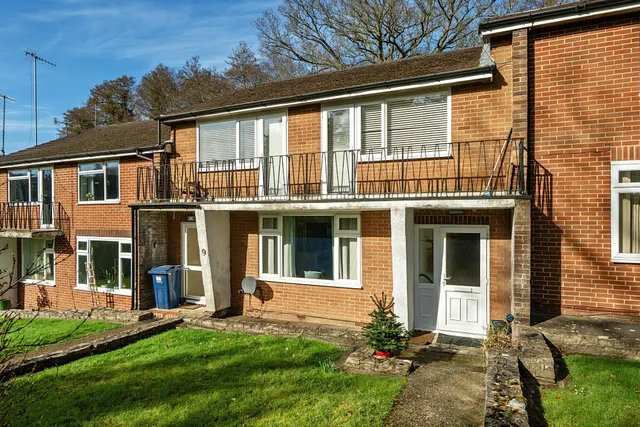 Weydown Road, Haslemere, GU27