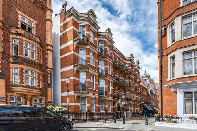 Kensington Court, LONDON, W8