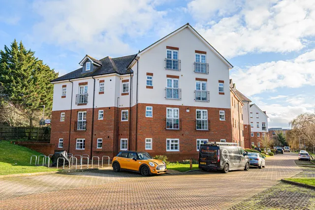 Millstone Way, Harpenden, AL5