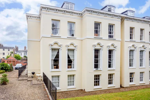 Pittville Circus, Cheltenham, GL52