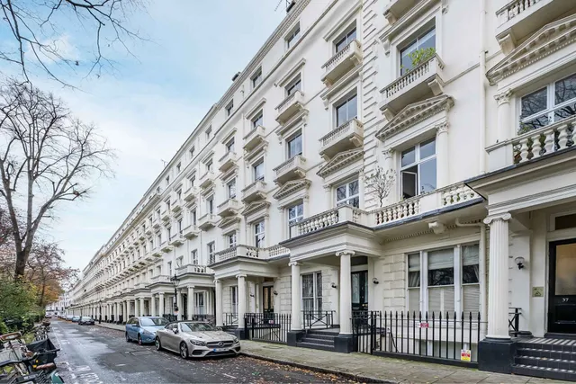 Queens Gardens, London, W2