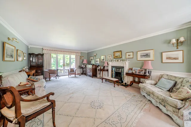 The Square, Rowledge, Farnham, GU10