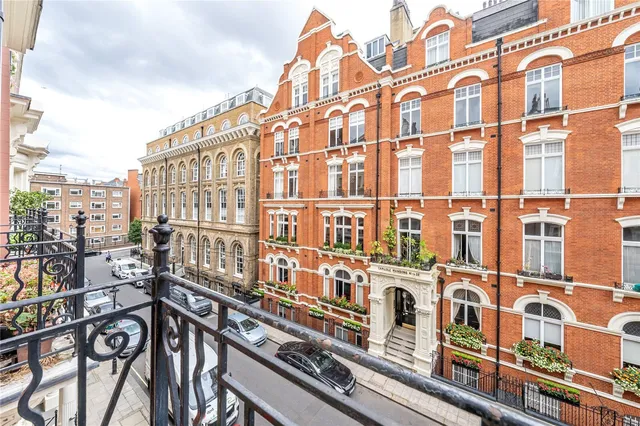 Carlisle Place, London, SW1P