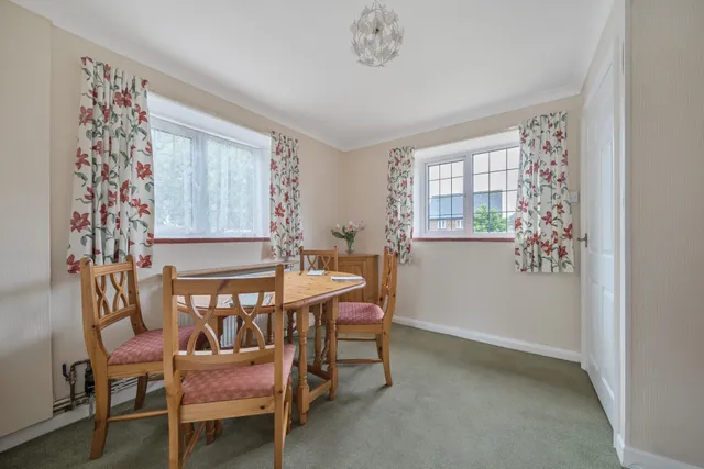 Lime Avenue, Eydon, NN11