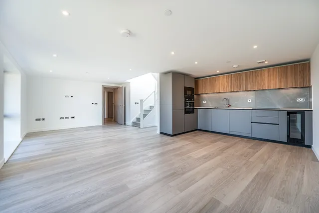 Horizon, Plough Road, London, SW11