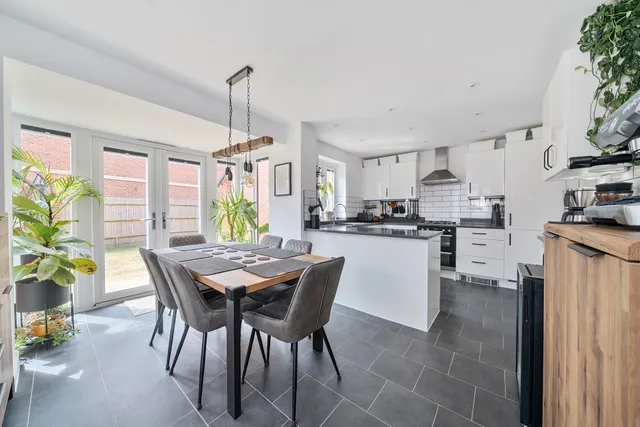 Fairstone, Newbury, RG14