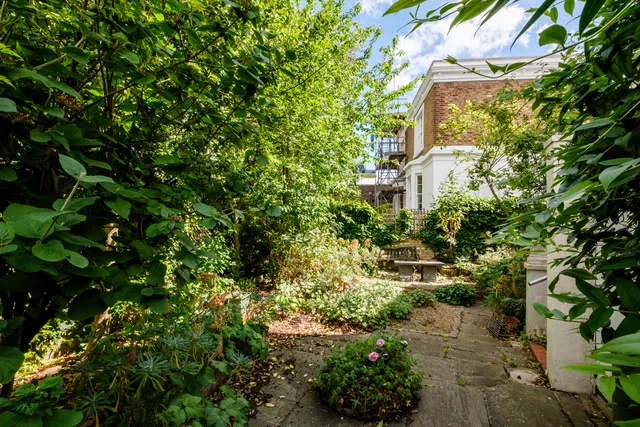 Leighton Road, London, NW5