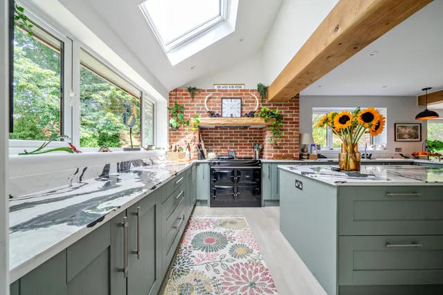Hillgarth, Hindhead, GU26