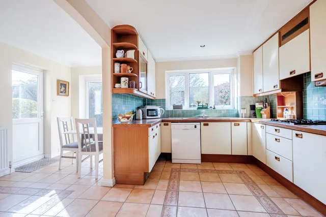 Plainwood Close, Chichester, PO19