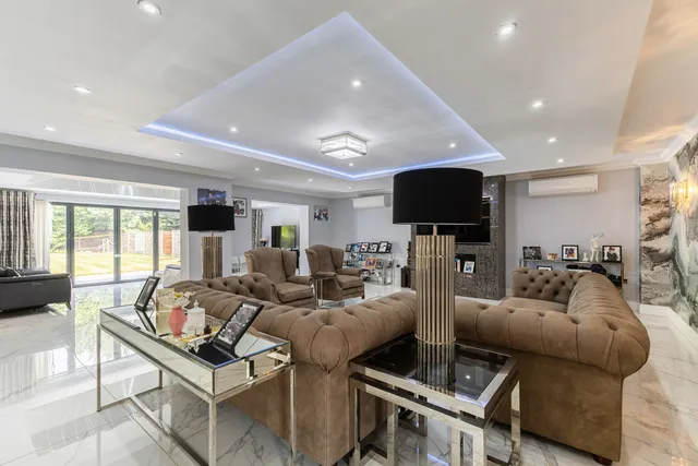 Heathfield Road, Bushey, WD23