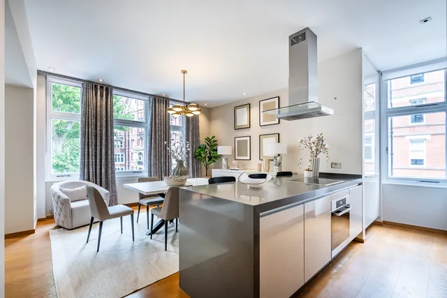 Iverna Court, London, W8