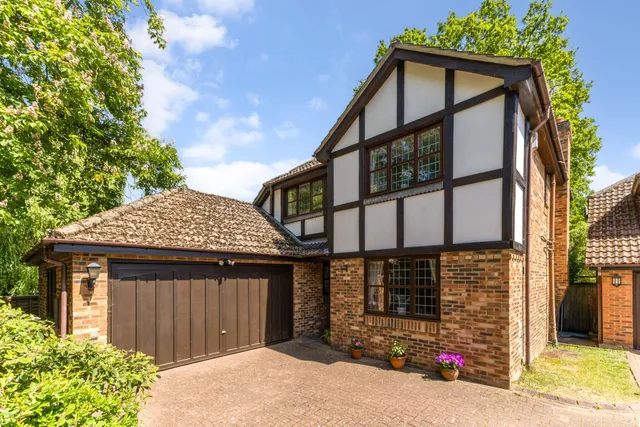Hatch Lane, Windsor, SL4