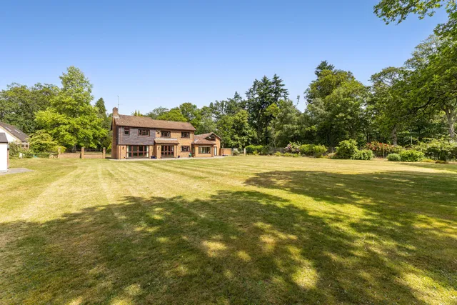 Fleet Hill, Wokingham, RG40