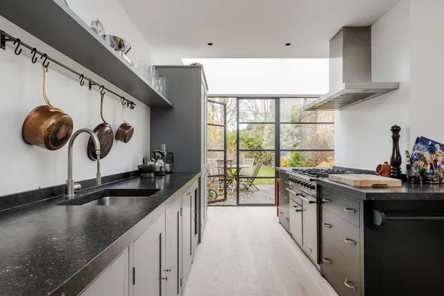 Furlong Road, London, N7