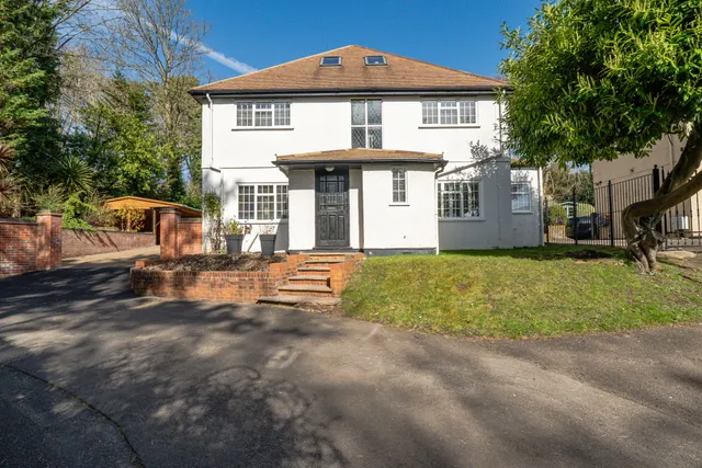 Bourne Close, Bourne End, SL8