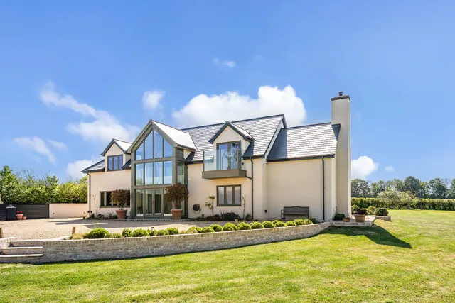 White Hill, Cromer, SG2