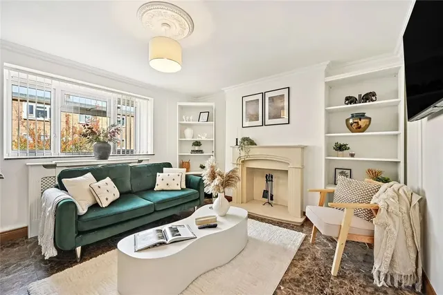 Kent Road, London, W4