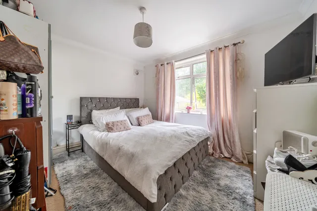 Stafford Close, Caterham, CR3