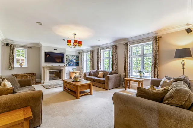 Blackmore Way, Wheathampstead, AL4