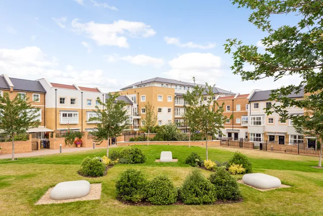 Flambard Way, Godalming, GU7