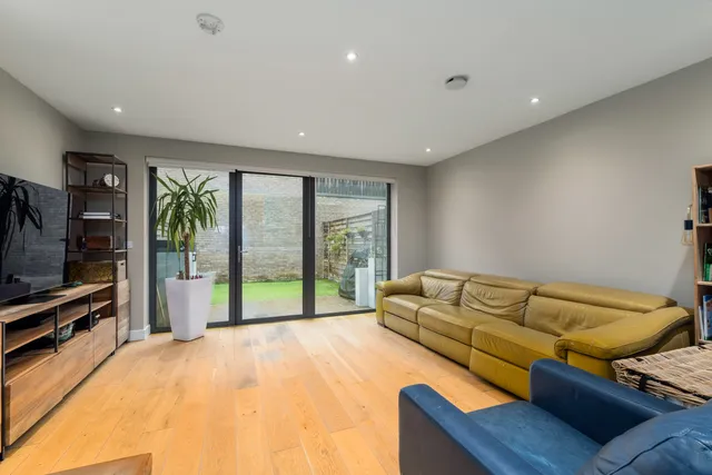Peartree Way, London, SE10