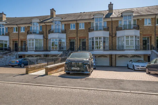 St. Davids Drive, Egham, TW20