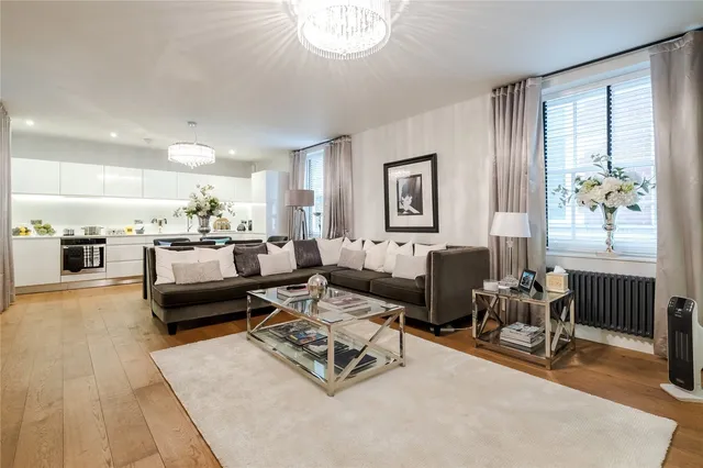 Exchange Court, London, WC2R