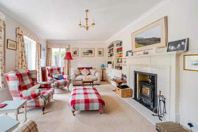 The Close, Farnham, GU9