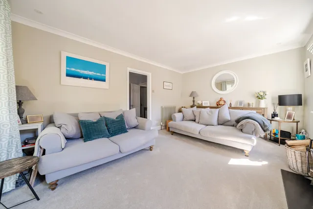 Woodside Close, Chiddingfold, GU8