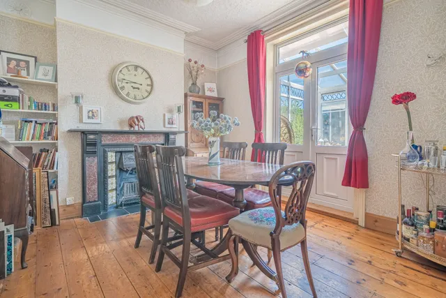 Bath Road, Keynsham, BS31