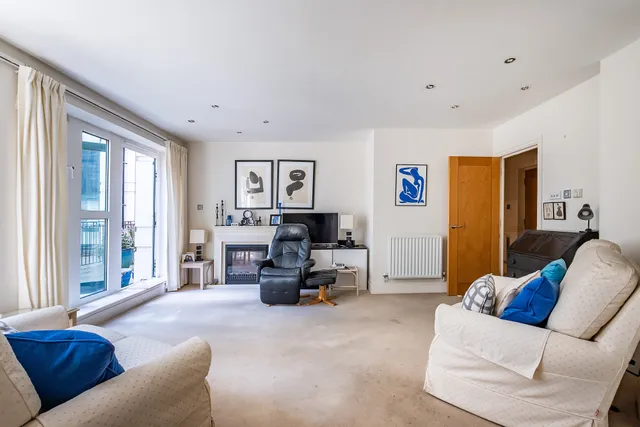 Warwick Road, LONDON, W14