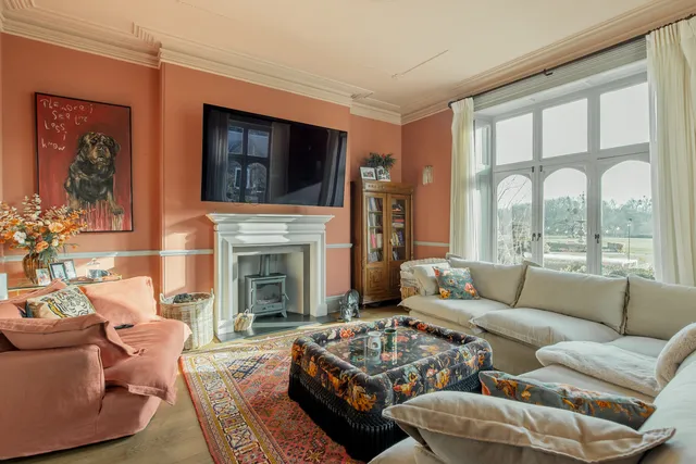 Hunsdonbury, Ware, SG12